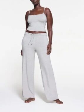 NWT SKIMS SLEEP STRAIGHT LEG PANTS IN LIGHT HEATHER GREY - Large